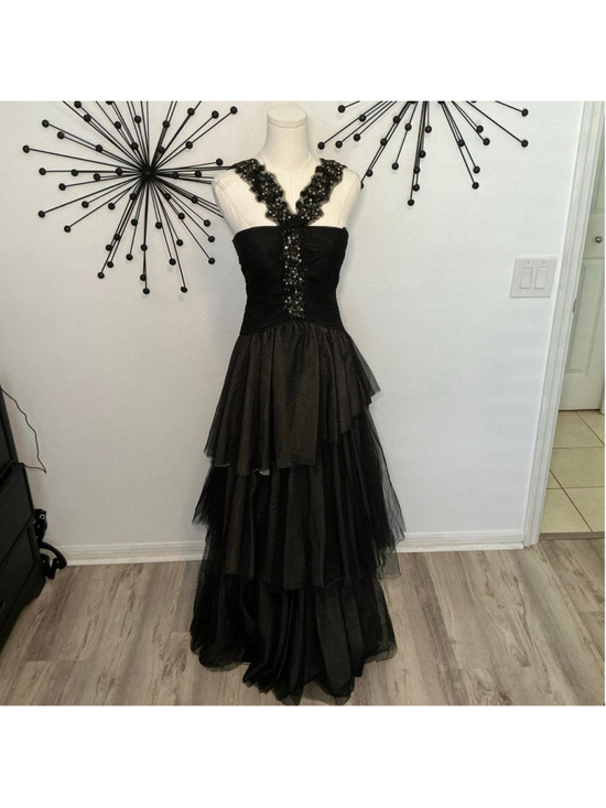 bcbgmaxazria Dresses & Skirts - BCBG Max Azria Black Beaded Formal Gown Layered Tulle Maxi Dress Goth Glam
